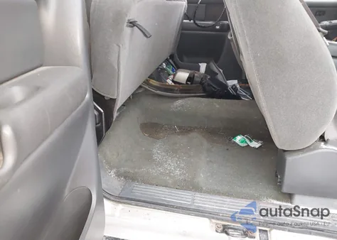 2004 Chevrolet Silverado 2500Hd Ls z USA, uszkodzony, nr VIN 1GCHK29U74E295573